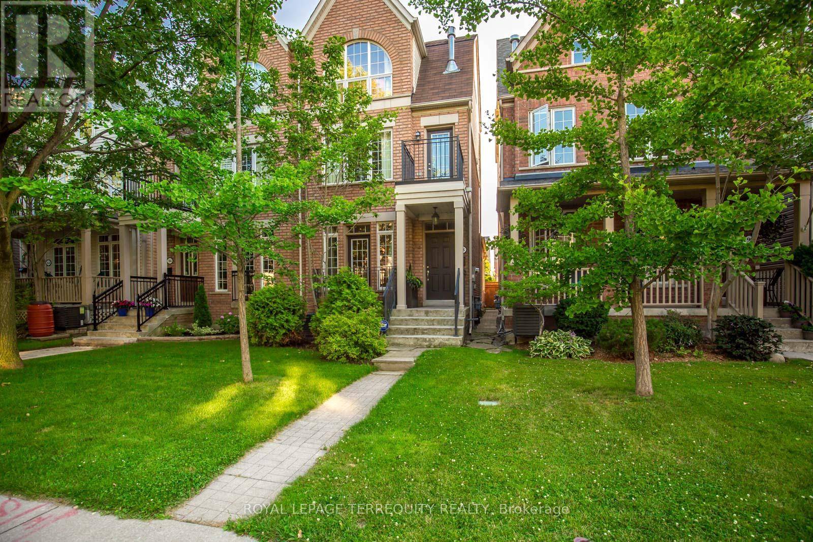 88 WINNERS CIRCLE, Toronto (the Beaches), ON M4L3Z7