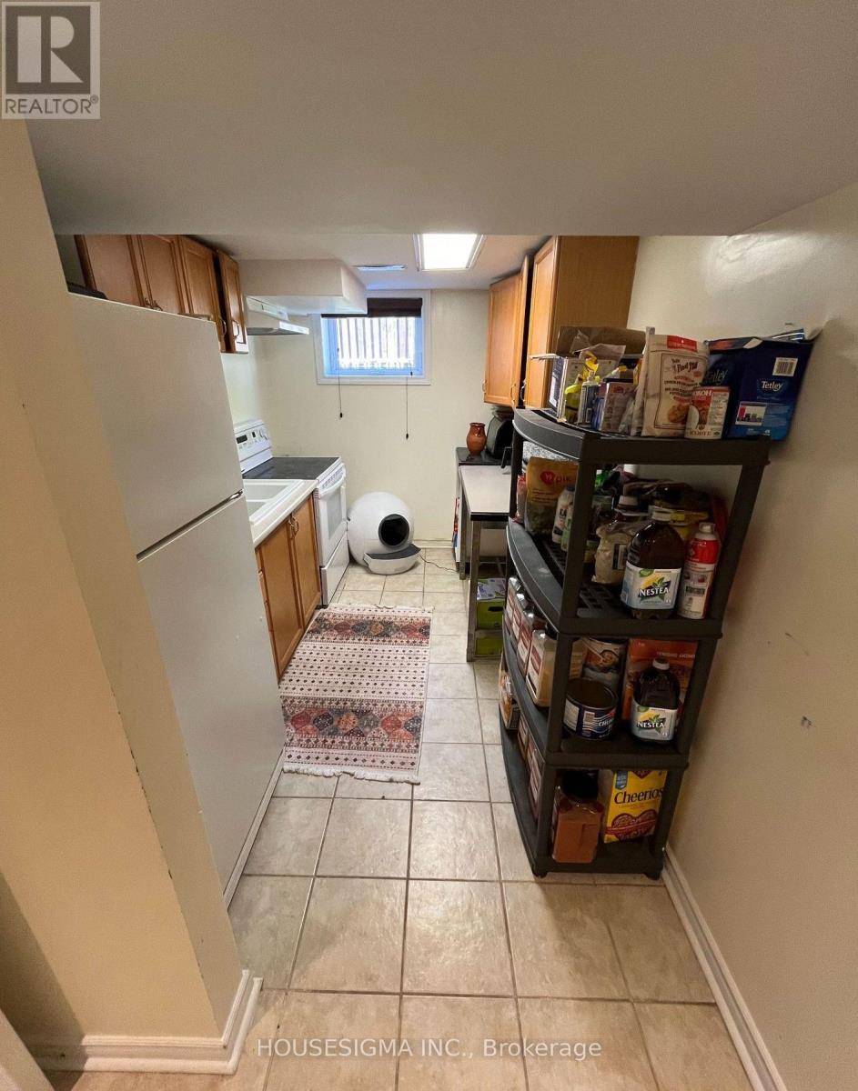 Toronto (dorset Park), ON M1P1A6,98 Flora DR #Lower