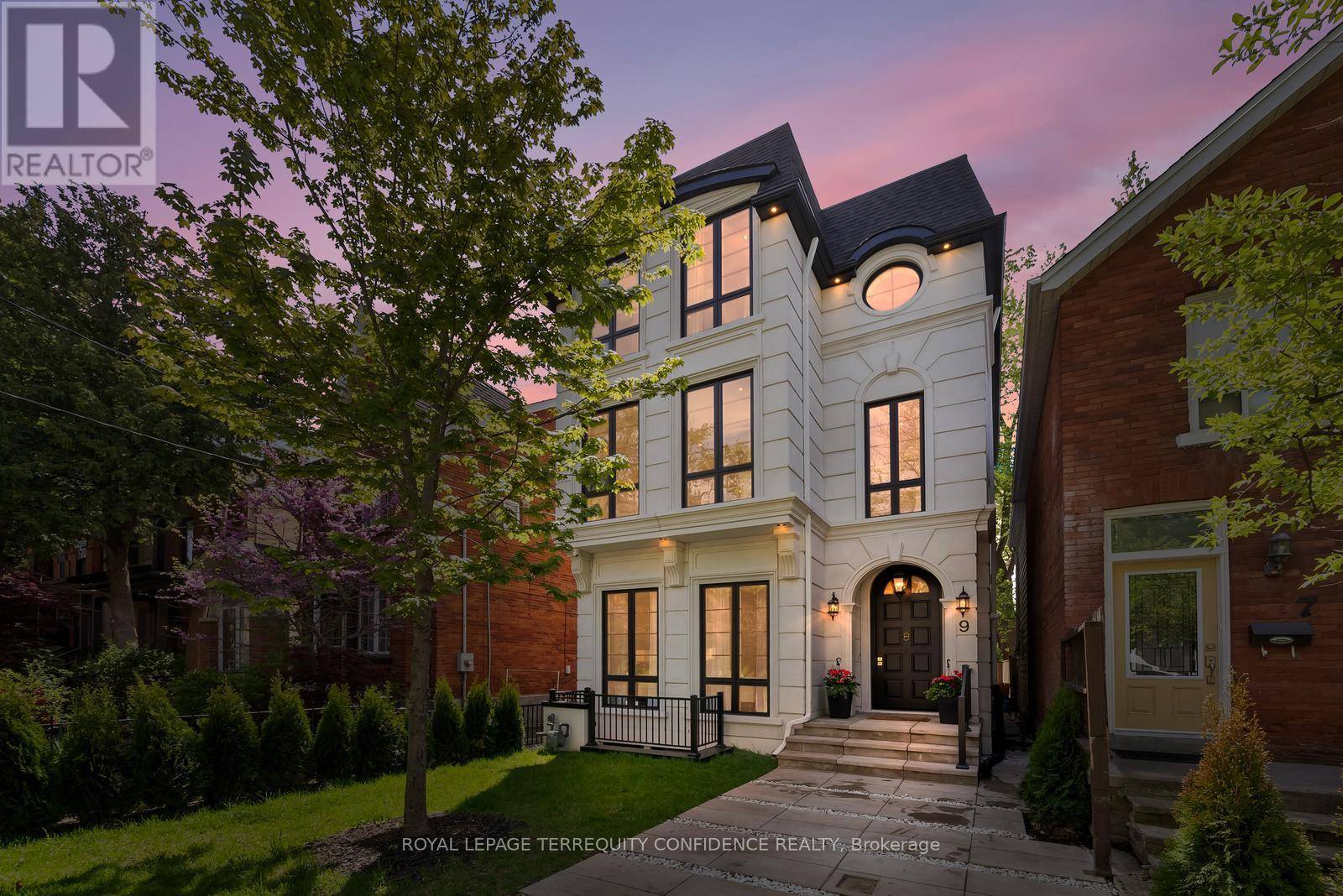 9 BLONG AVENUE, Toronto (south Riverdale), ON M4M1P1