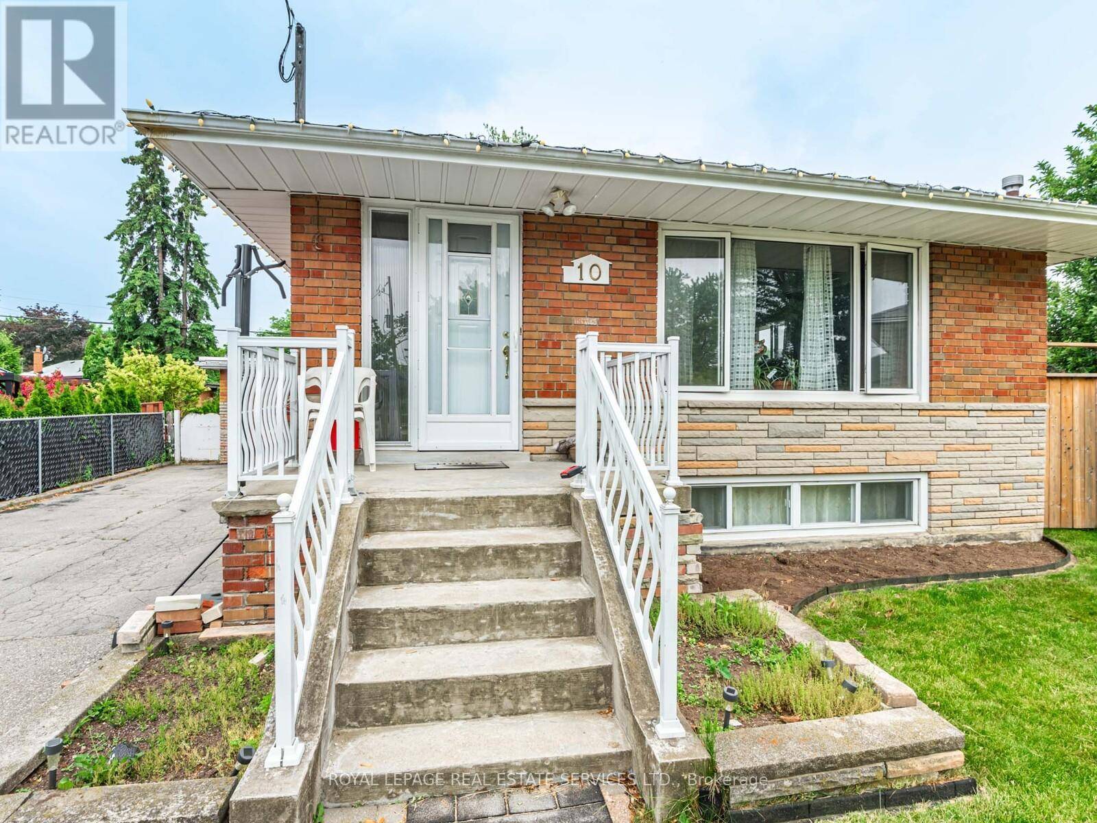 Toronto (woburn), ON M1H2G9,10 CHATSMERE PLACE
