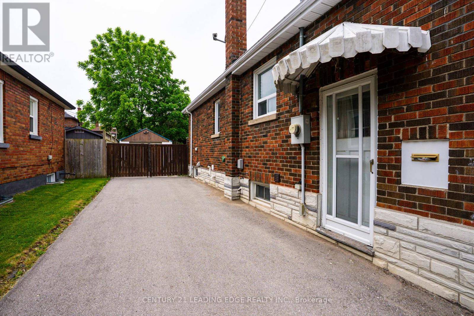 Oshawa (o'neill), ON L1G6C6,96 OAKES AVENUE