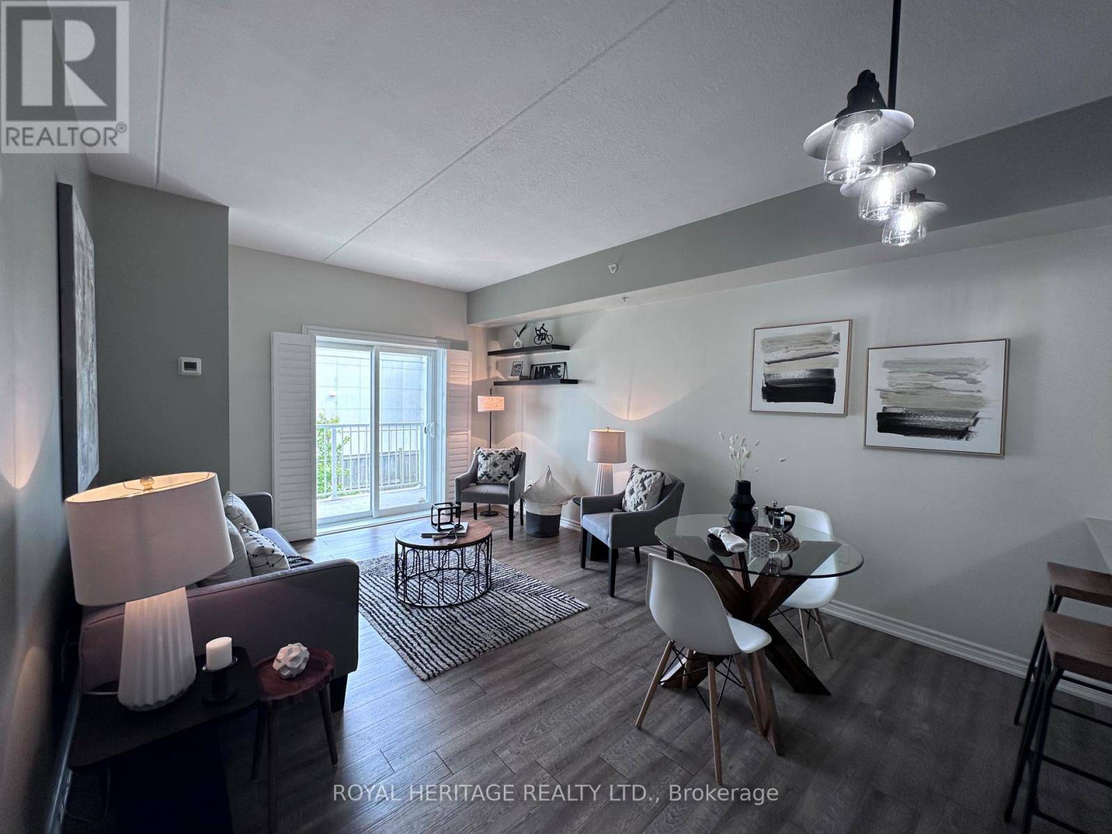 290 Liberty ST North #211, Clarington (bowmanville), ON L1C0V5