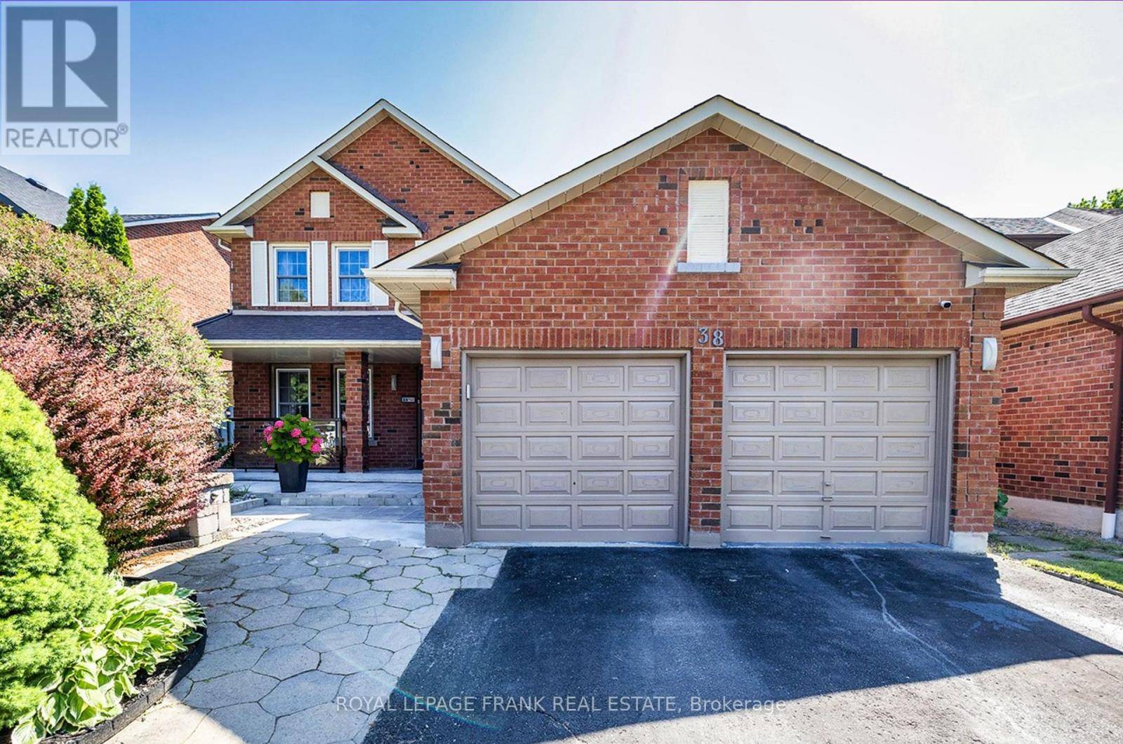 38 GLEN HILL DRIVE, Whitby (blue Grass Meadows), ON L1N7A1