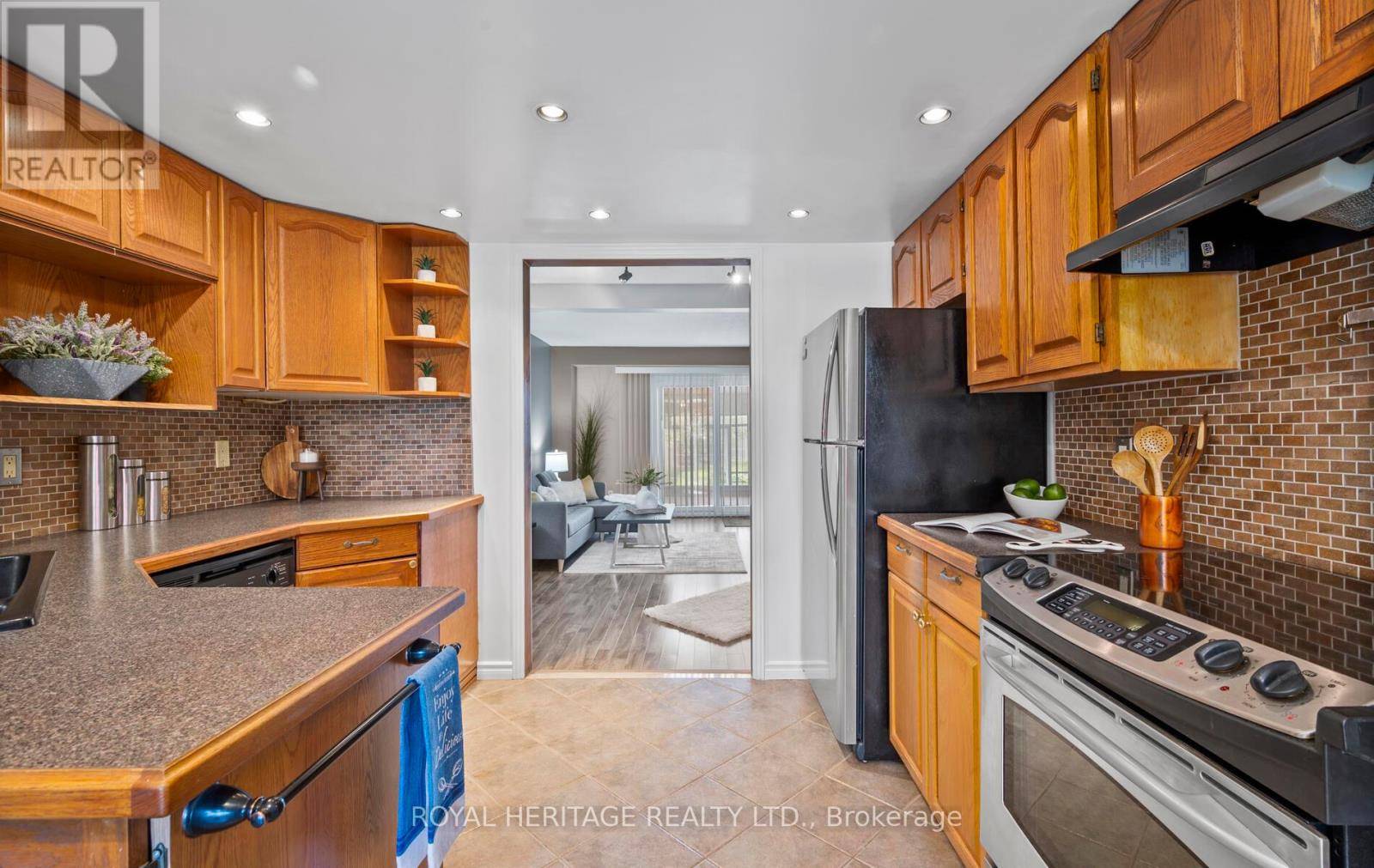 Oshawa (lakeview), ON L1J6N4,314 RONDEAU COURT
