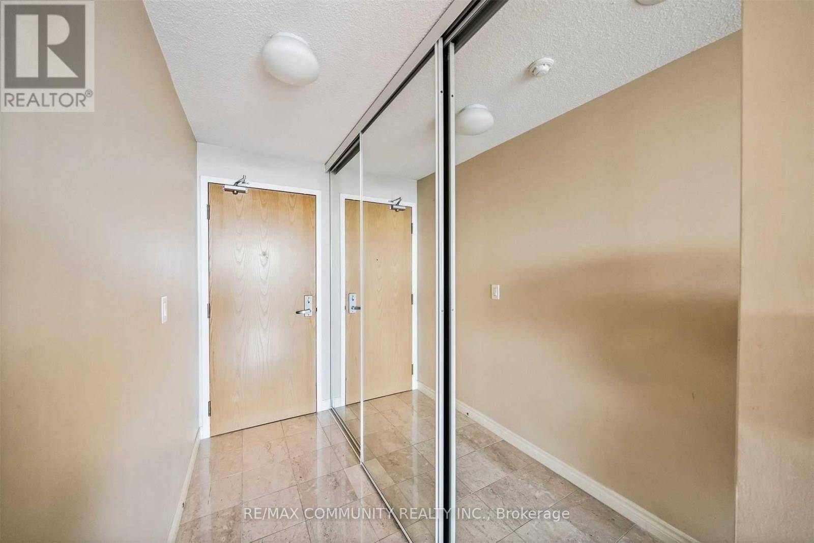 Toronto (woburn), ON M1H0A2,88 Grangeway AVE #1601
