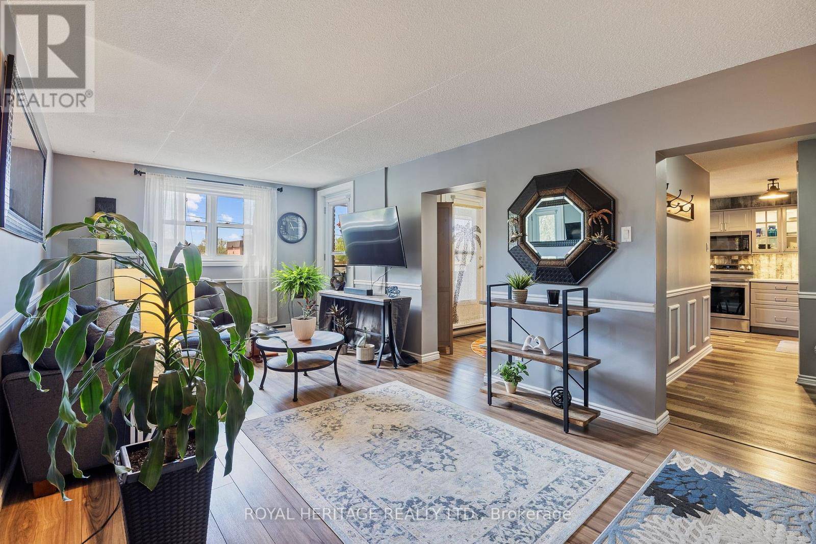 Whitby (downtown Whitby), ON L1N2R3,580 Mary ST East #233