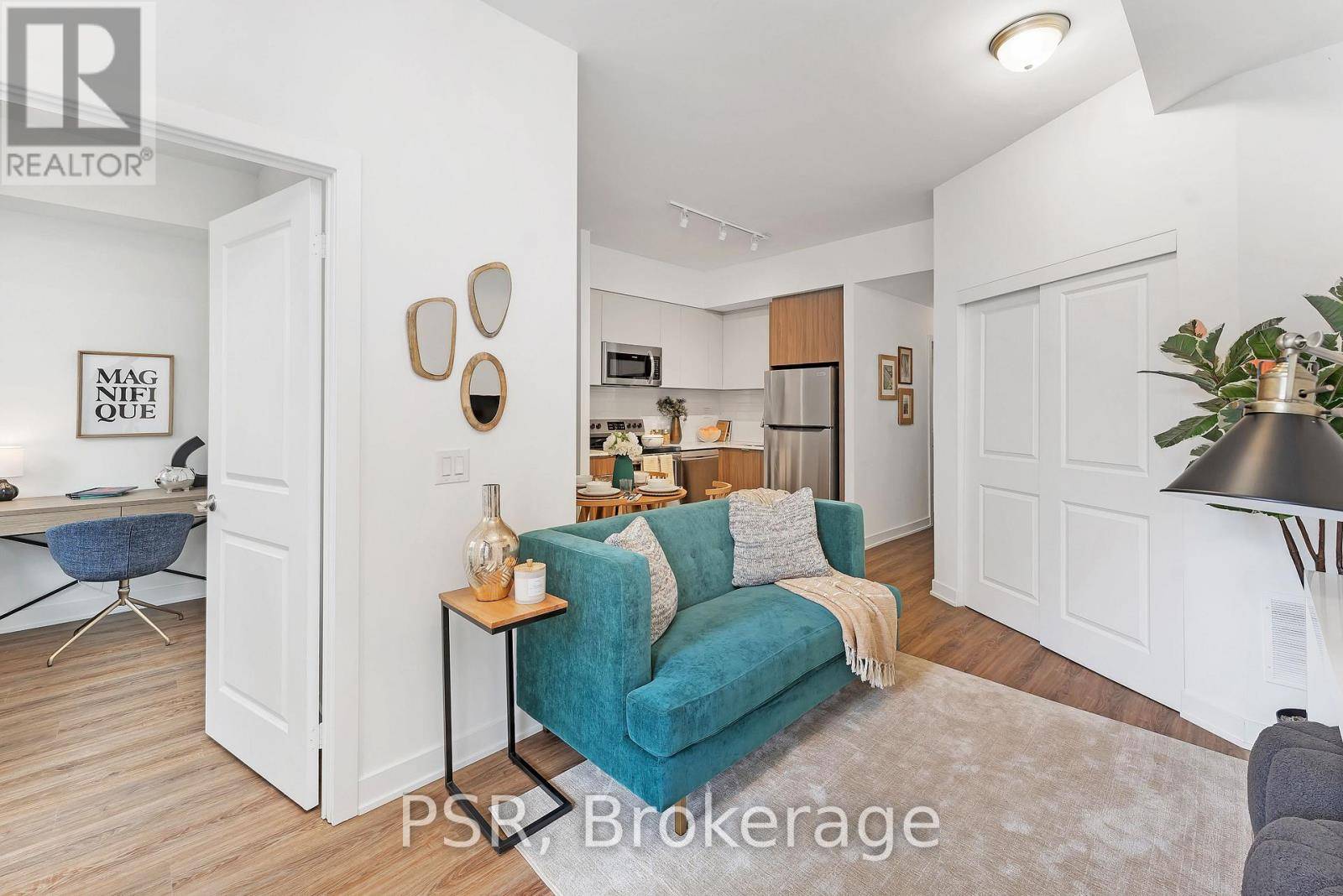 Toronto (oakridge), ON M1L0J6,39 Danforth RD #116
