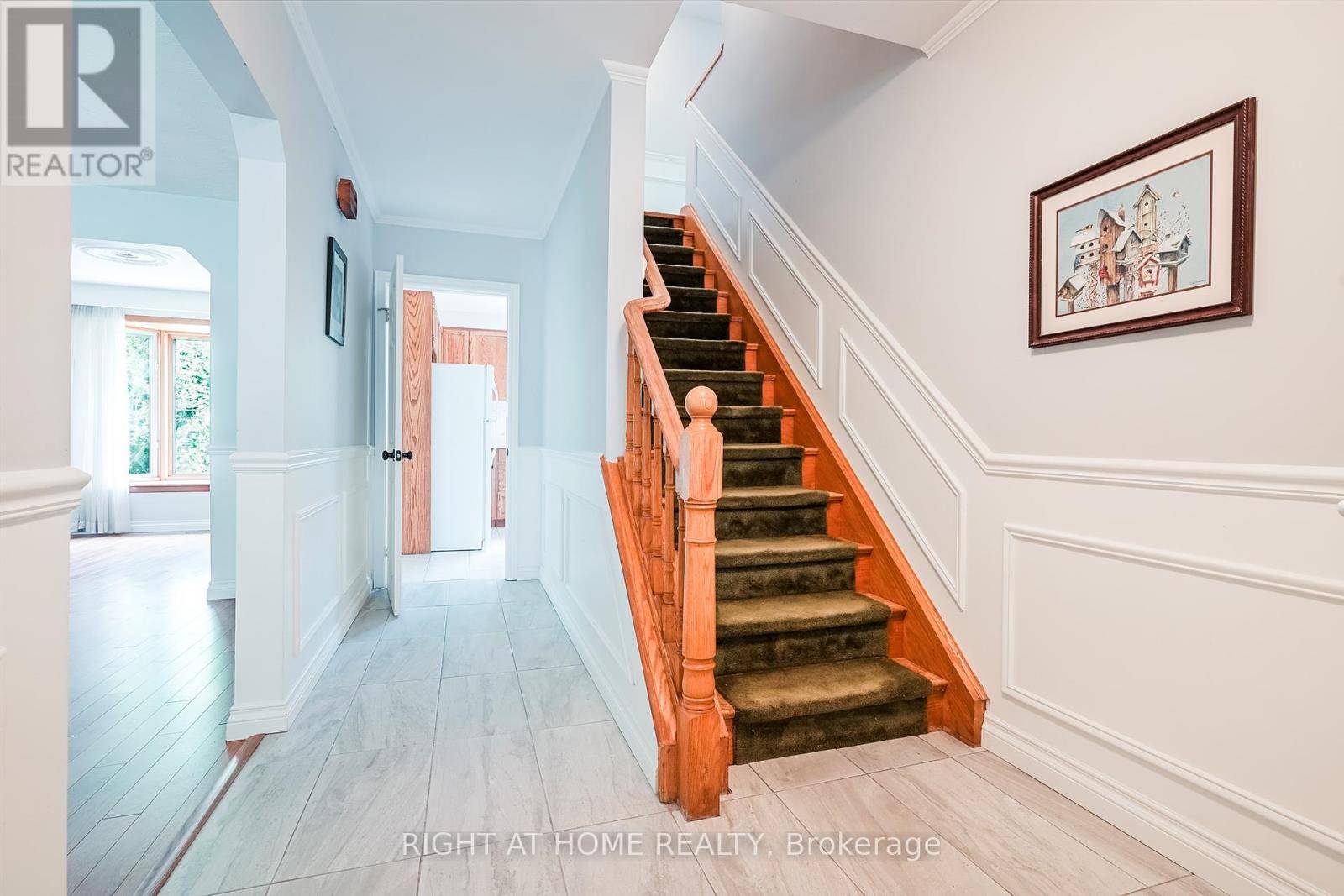 Toronto (woburn), ON M1H2S8,33 ERINLEA CRESCENT