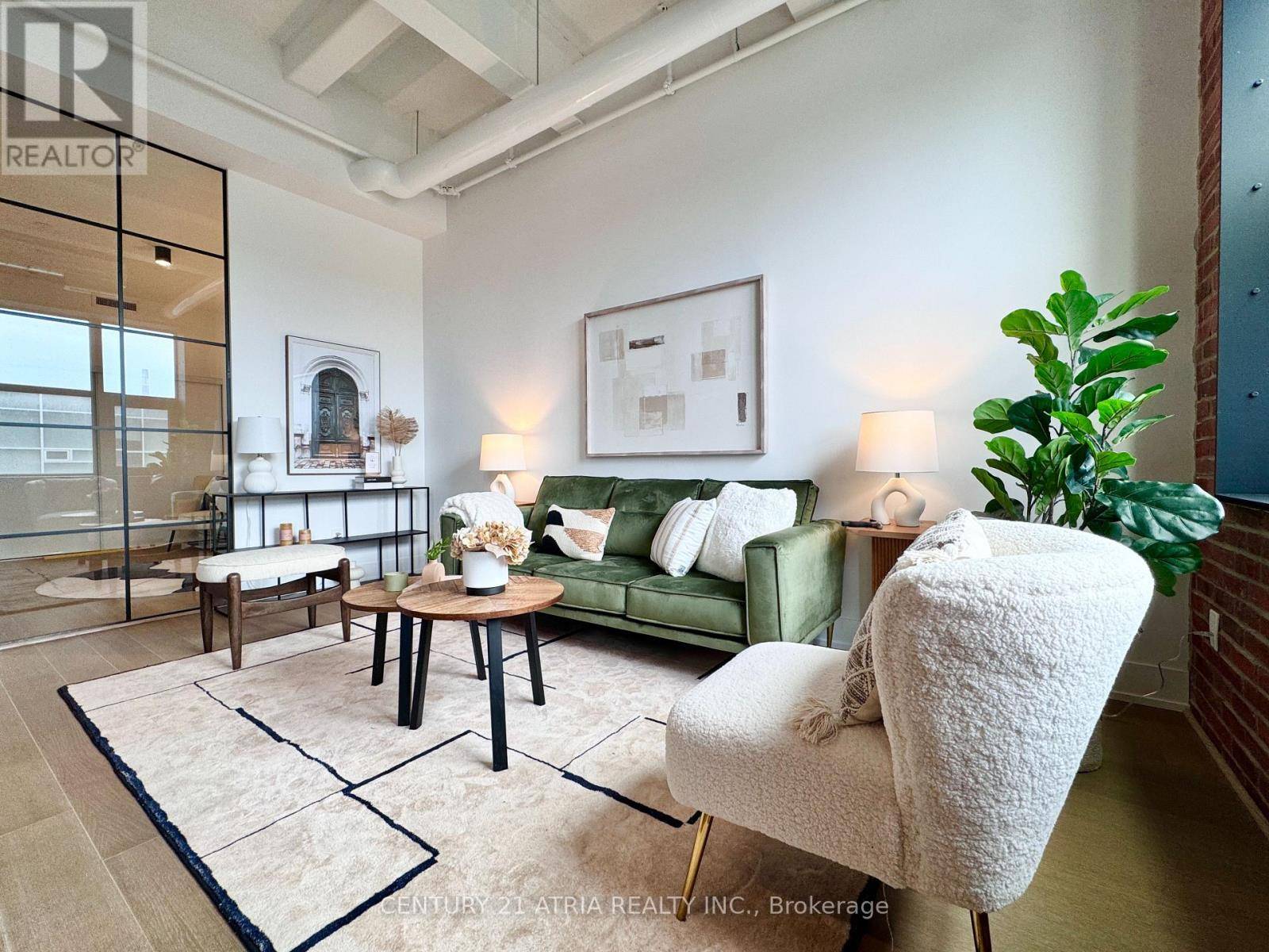 Toronto (south Riverdale), ON M4M1C3,150 Logan AVE #505