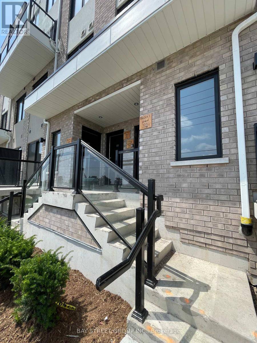 Pickering (duffin Heights), ON L1X0S9,1695 Dersan ST #203