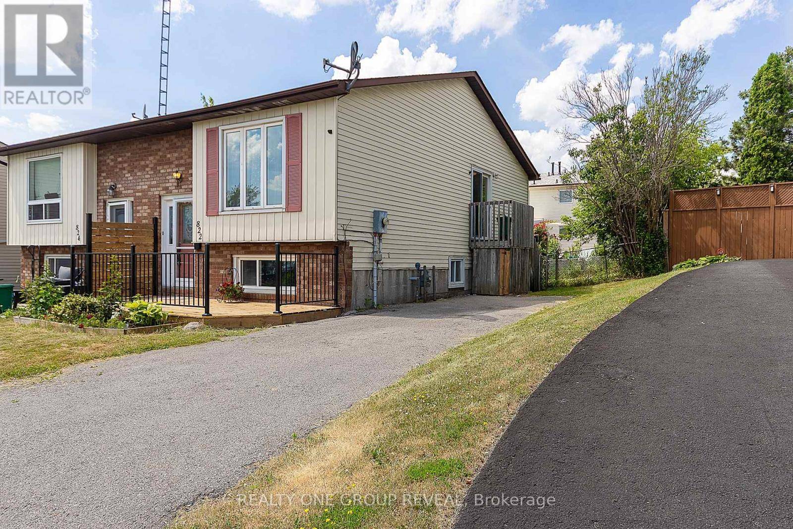 Oshawa (vanier), ON L1J7B7,822 KILKENNY COURT N