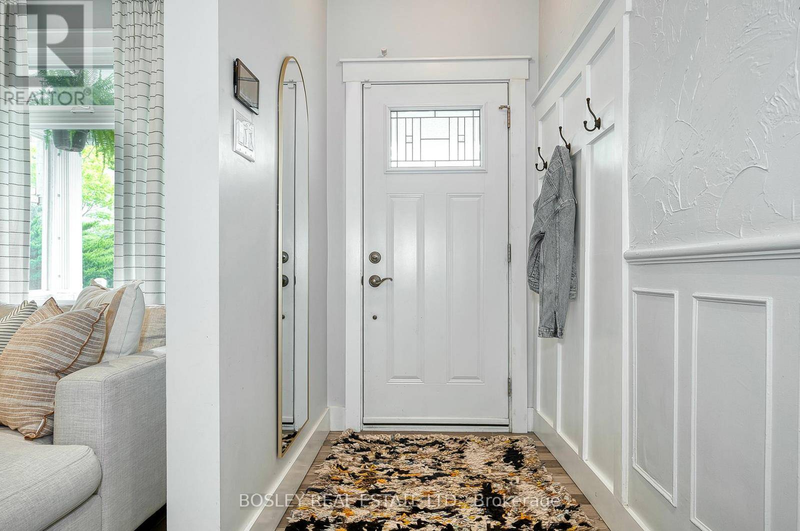 Toronto (blake-jones), ON M4J1B1,76 BOULTBEE AVENUE