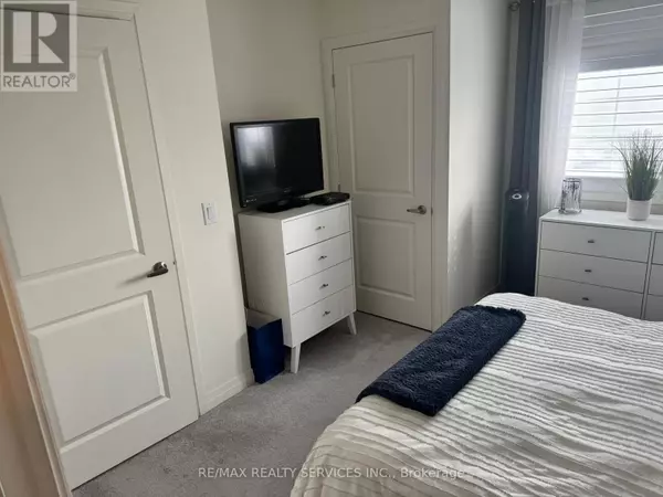 Clarington (newcastle), ON L1B0V7,70 Northeast Shipway AVE North #211