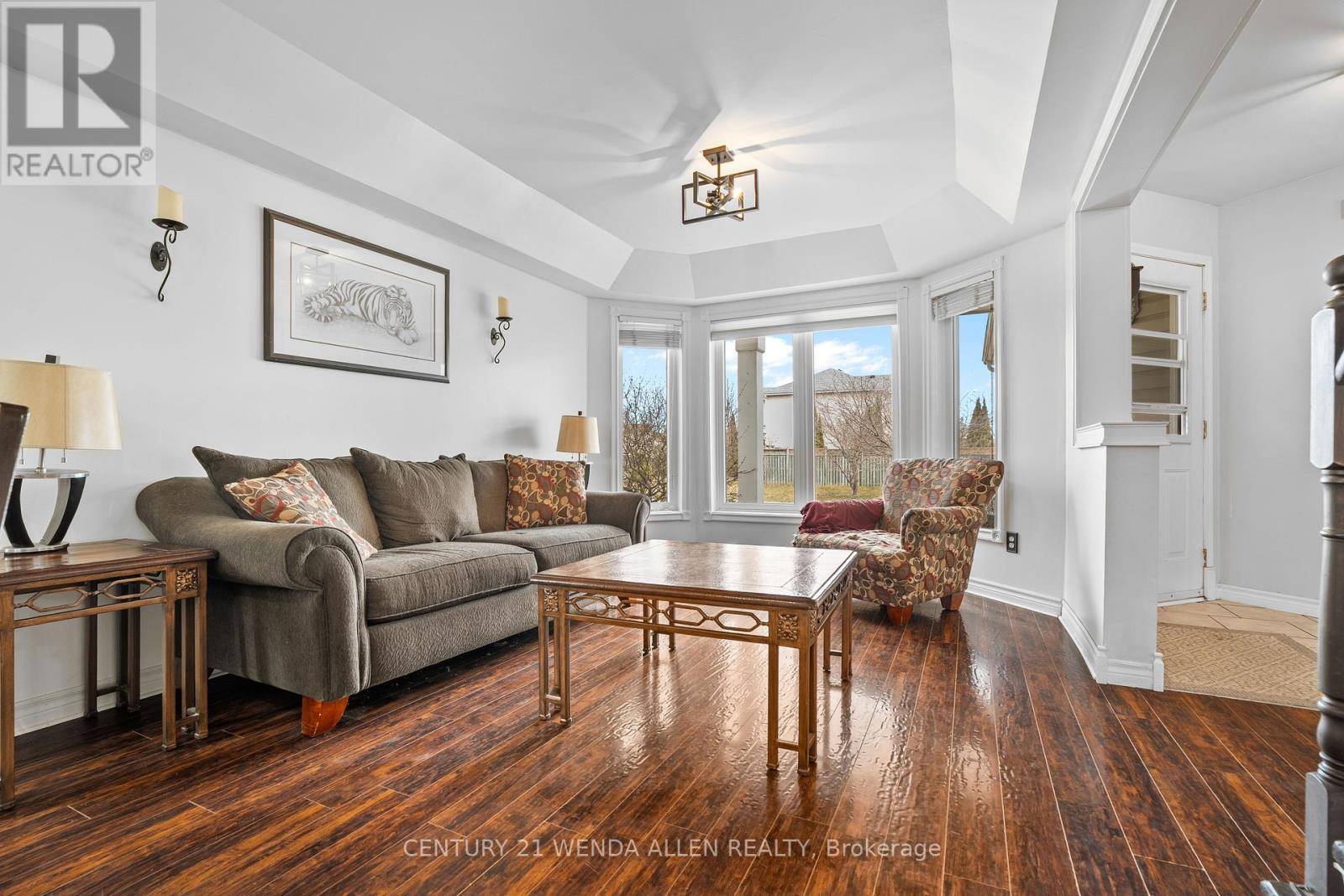 Clarington (bowmanville), ON L1C5E5,6 HAMMOND STREET