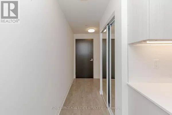 Toronto (east End-danforth), ON M4C0B3,286 Main ST #2604