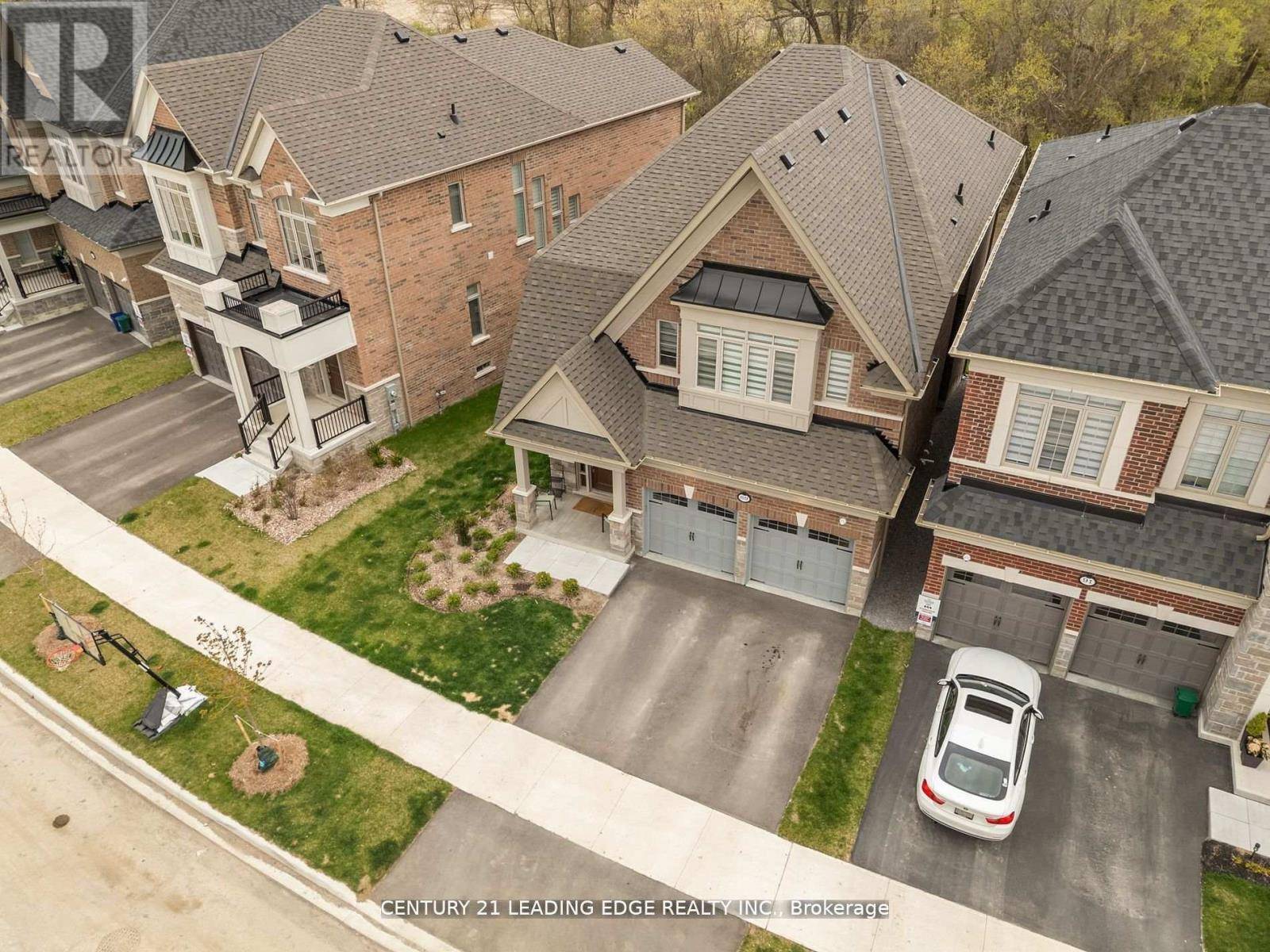Whitby, ON L1P0T2,89 DEER RIDGE CRESCENT