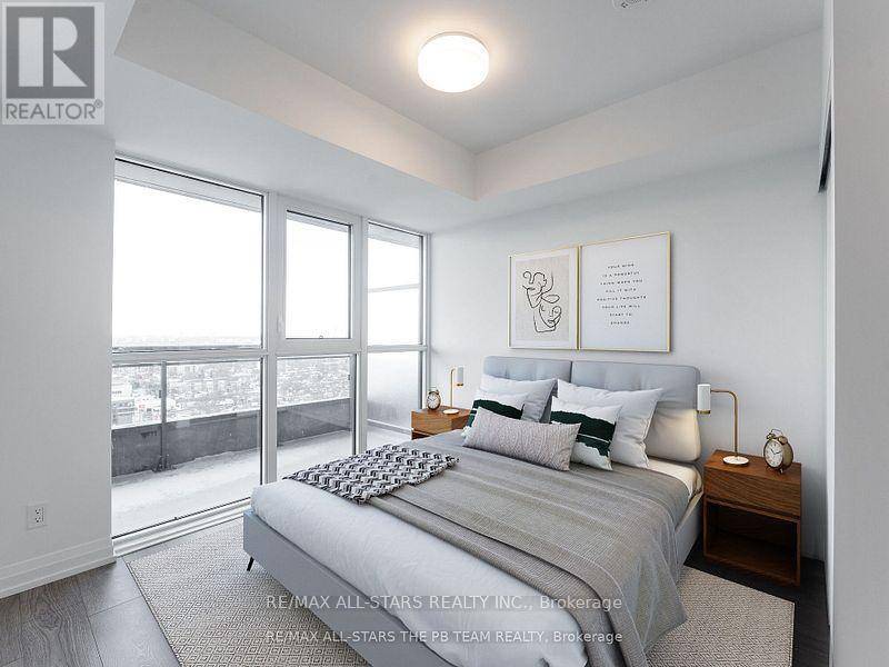 Toronto (east End-danforth), ON M4C4X4,286 Main ST #2610