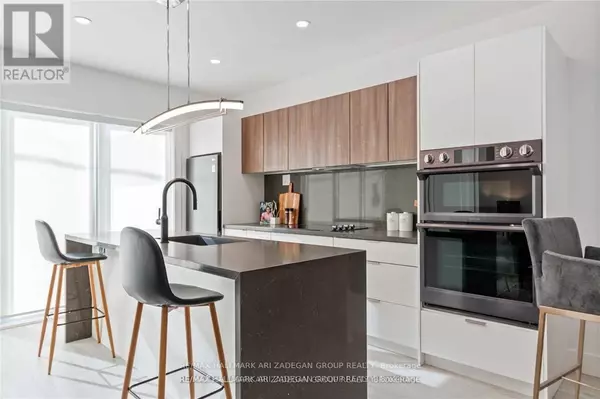 16 Minto ST #2, Toronto (greenwood-coxwell), ON M4L1B6