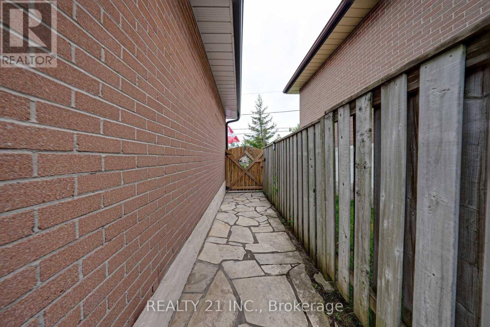 Pickering (west Shore), ON L1W2P9,812 Sanok DR #Basement