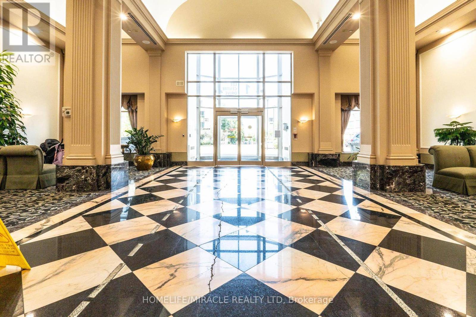 Toronto (woburn), ON M1H3J2,1 Lee Centre DR #1506