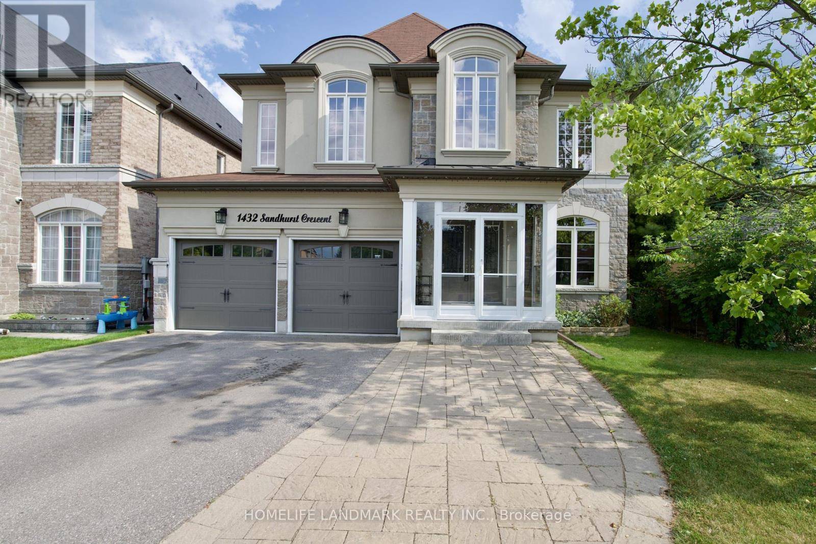 1432 SANDHURST CRESCENT, Pickering (highbush), ON L1V6Y8