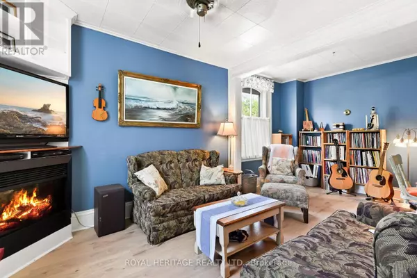 Clarington (bowmanville), ON L1C3E6,115 ELGIN STREET