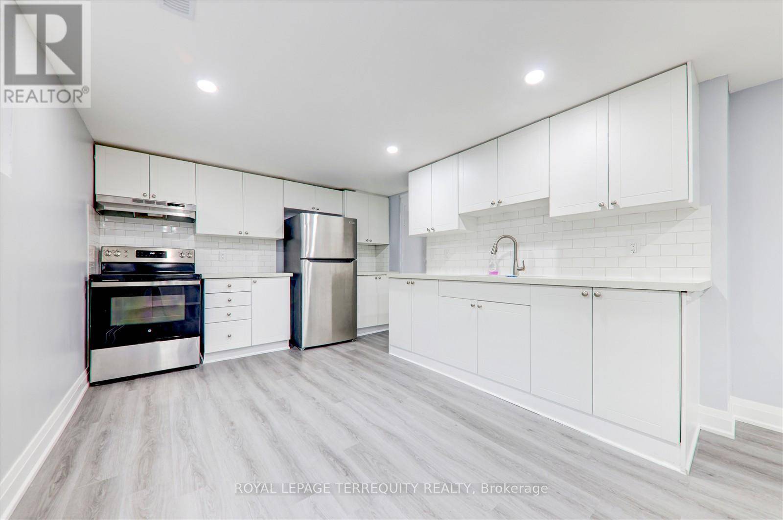 Oshawa (donevan), ON L1H6J1,171 Guelph ST #Basement