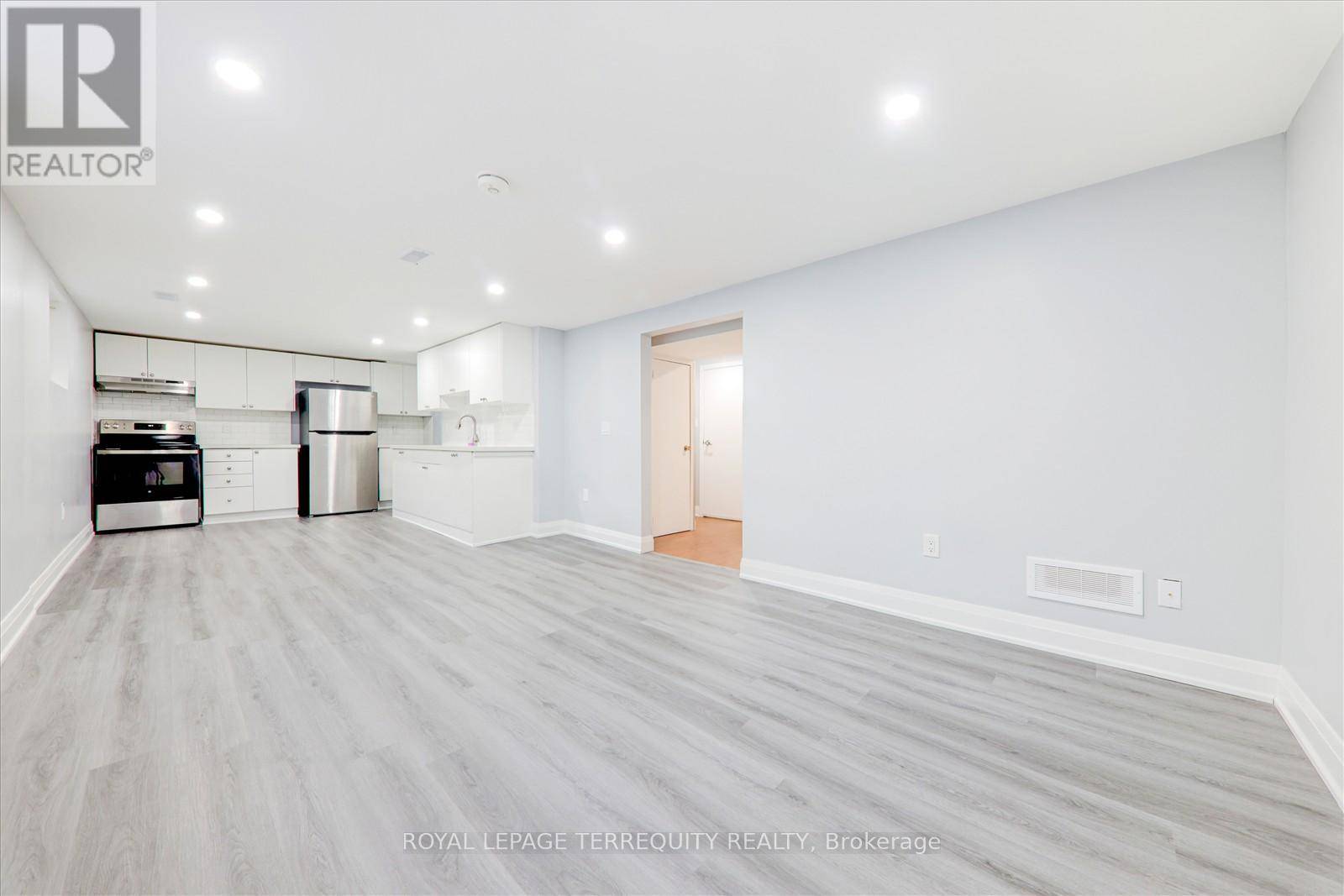 Oshawa (donevan), ON L1H6J1,171 Guelph ST #Basement