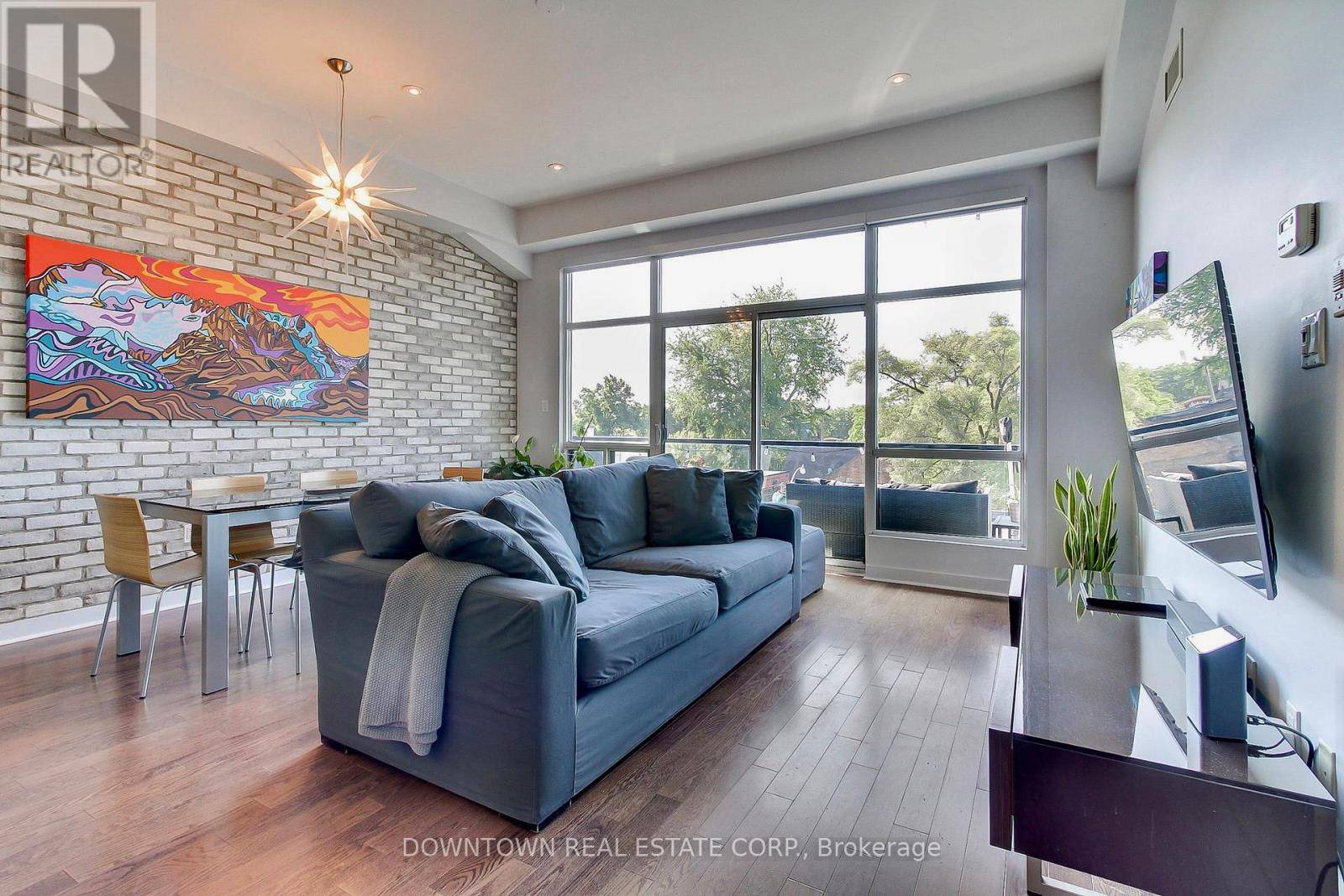 Toronto (south Riverdale), ON M4M1N6,53 Colgate AVE #404