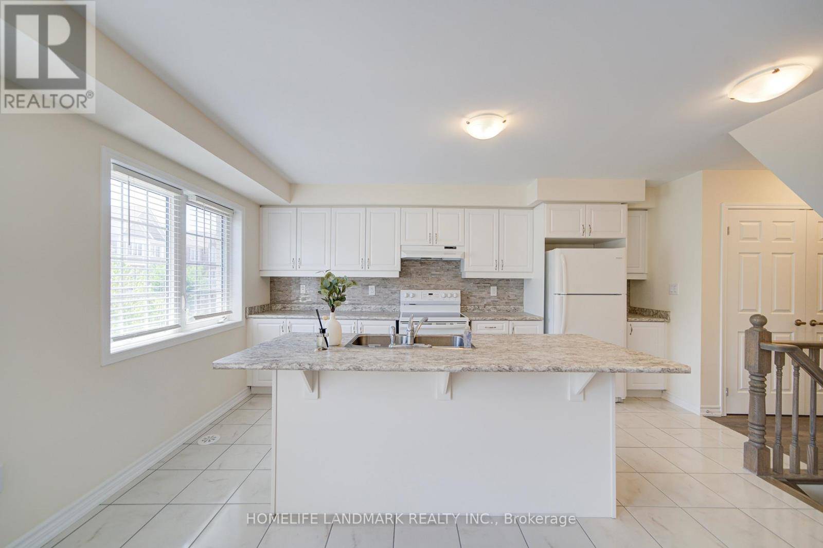 Whitby, ON L1P0E5,14 GOLDEYE STREET