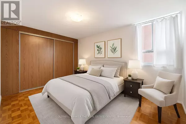 Toronto (crescent Town), ON M4C5L4,1 Massey SQ #PH 15