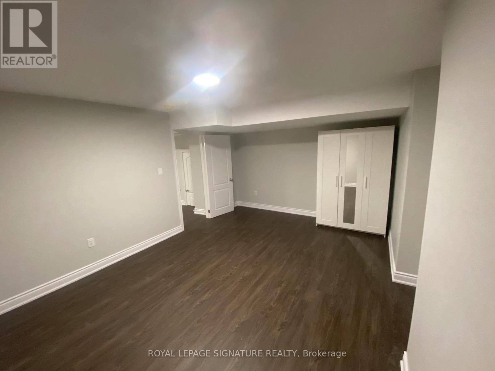 Oshawa (mclaughlin), ON L1J7S7,487 Aztec DR #3-Room 1