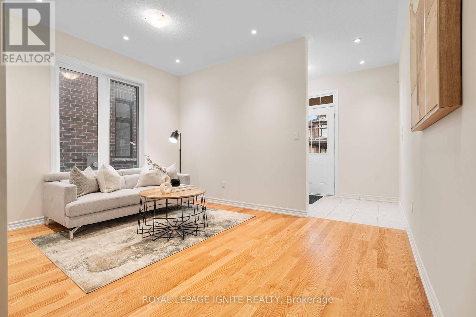 Oshawa (kedron), ON L1L0T4,1215 PLYMOUTH DRIVE