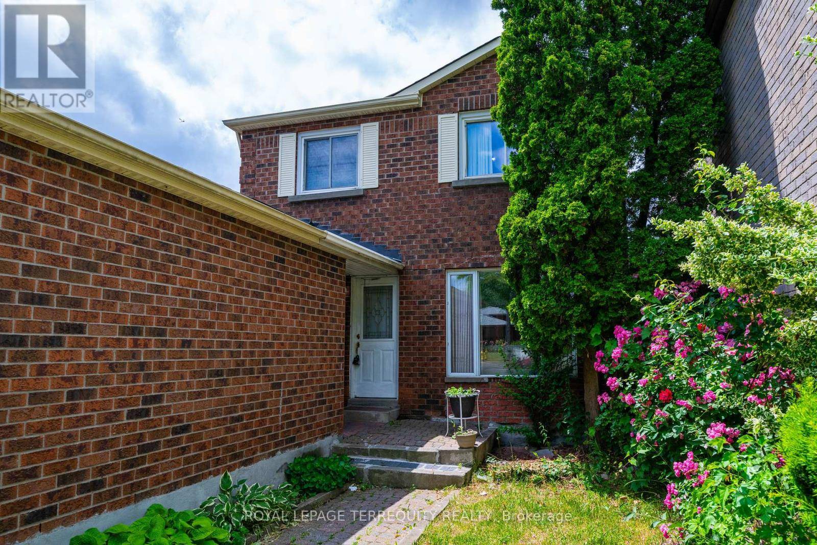 Toronto (cliffcrest), ON M1M3V3,94 BRIMLEY ROAD
