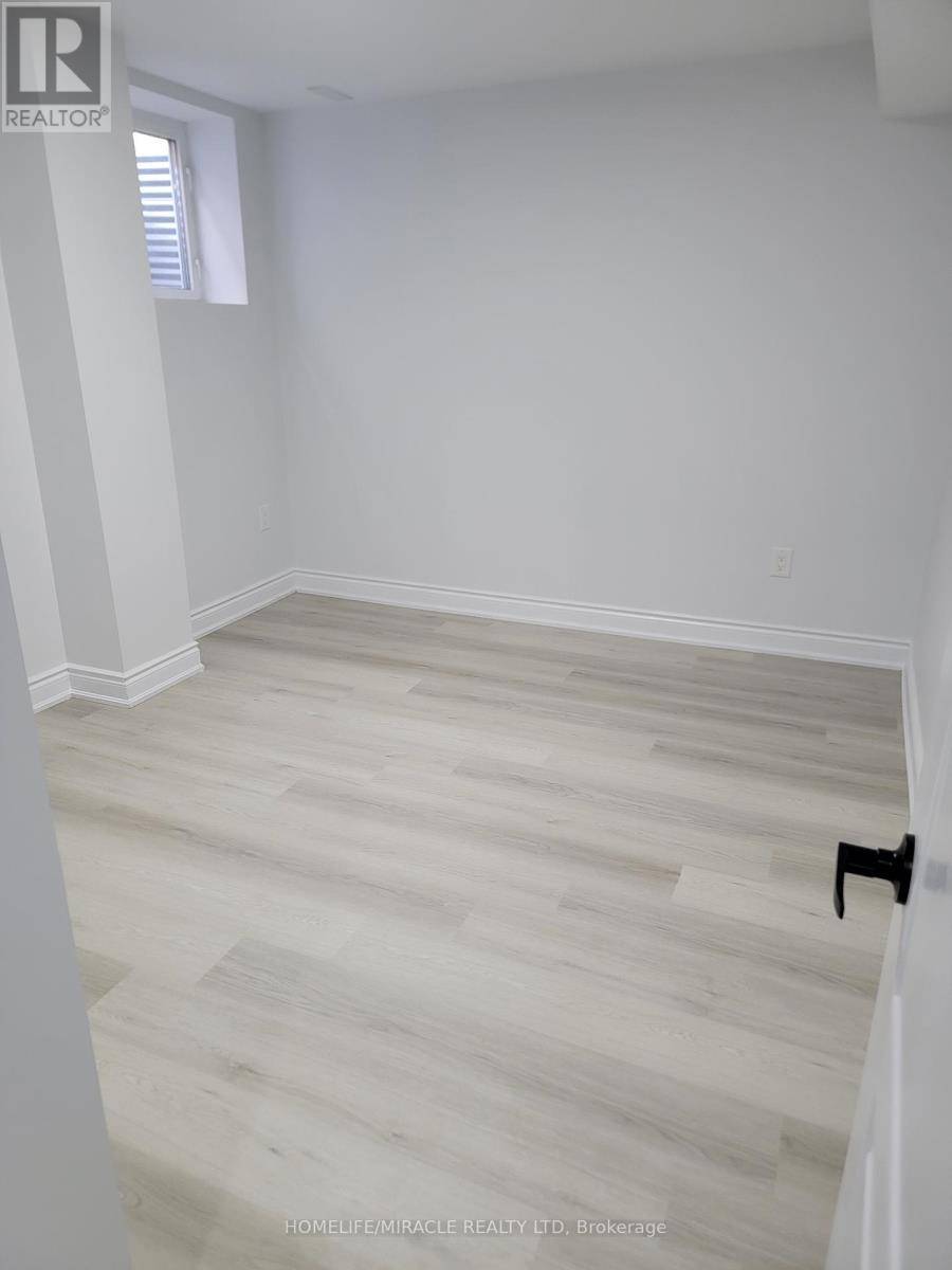 Whitby (rolling Acres), ON L1R2K7,6 Bach AVE #Basement