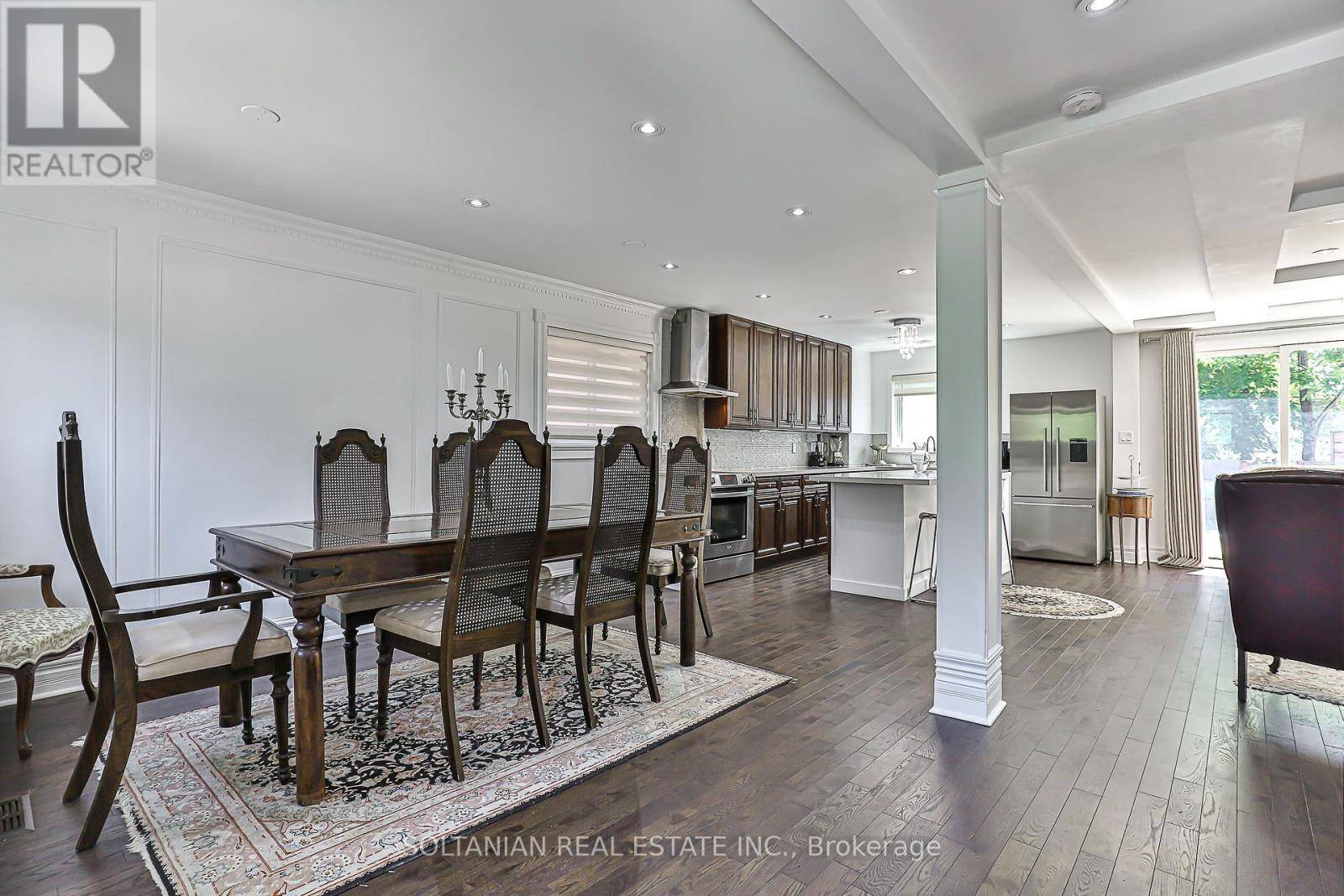 Toronto (playter Estates-danforth), ON M4K1T2,21 PRETORIA AVENUE