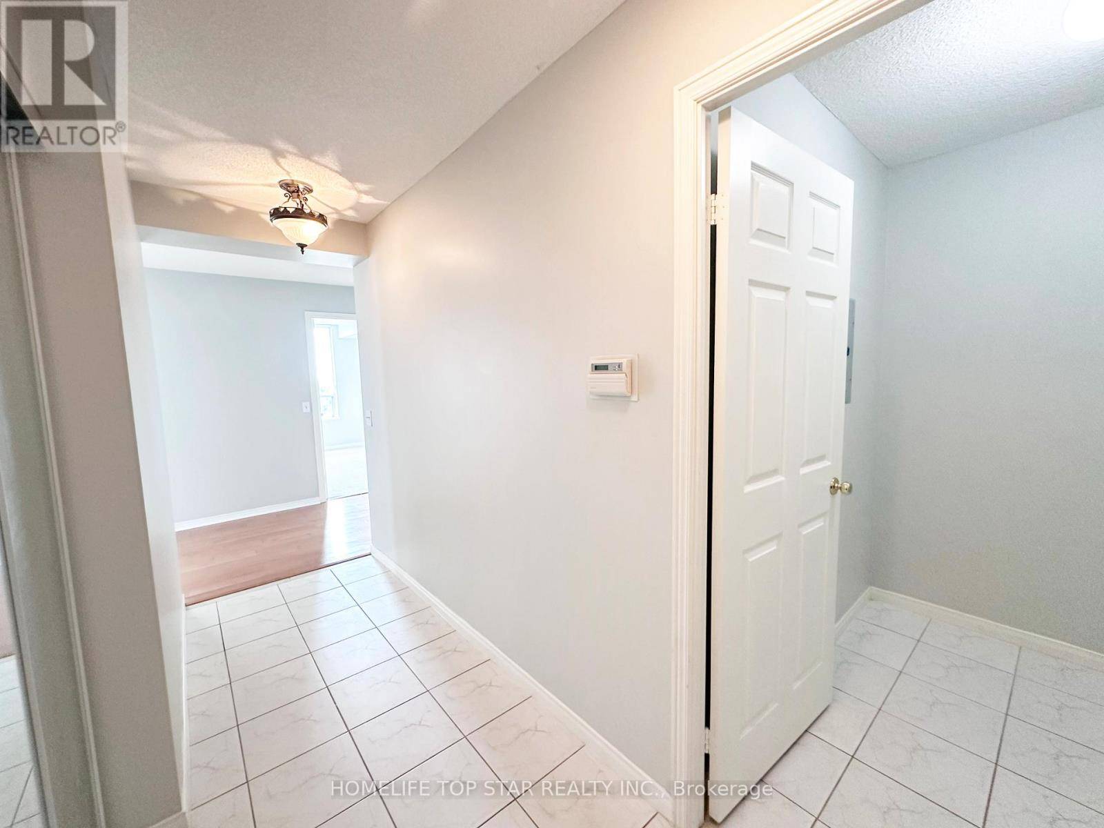 Toronto (agincourt North), ON M1S5J9,5001 Finch AVE #1211