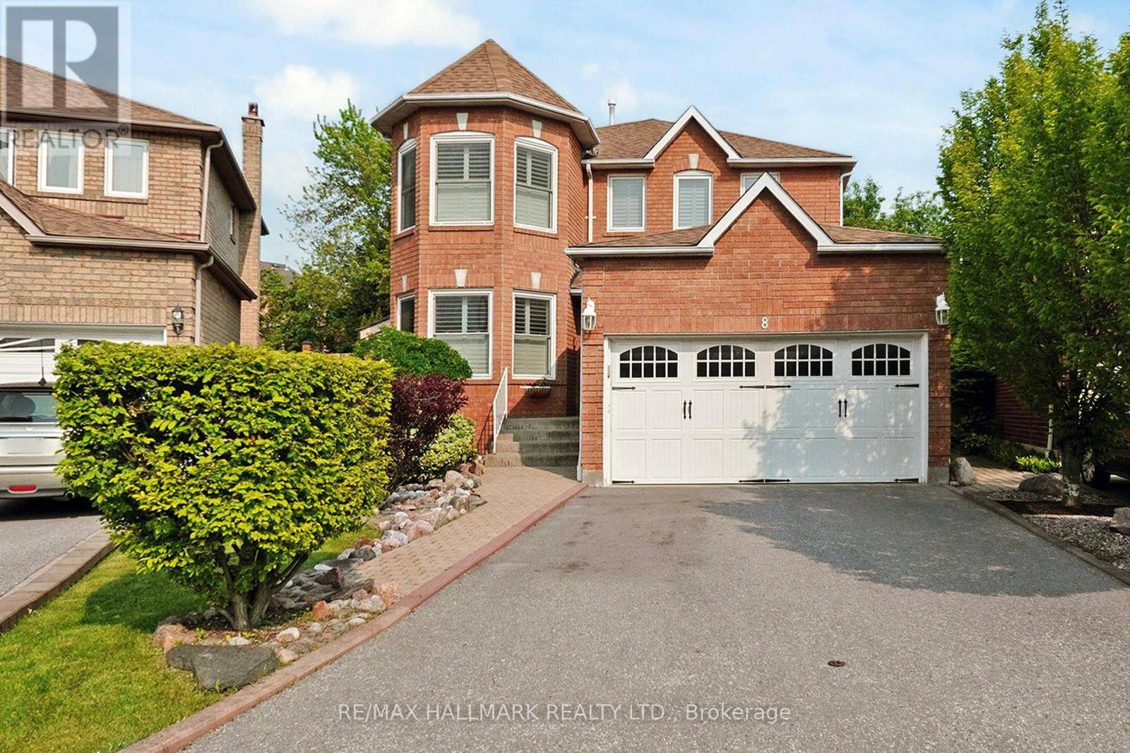 8 STEARNS COURT, Ajax (central West), ON L1T3M9