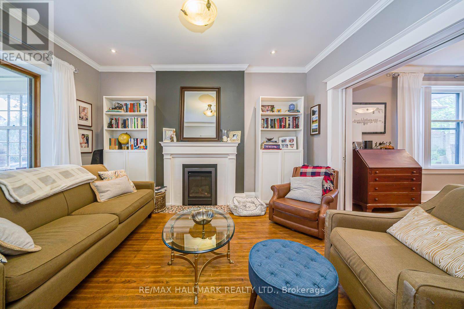 Toronto (the Beaches), ON M4L1P3,6 COLUMBINE AVENUE