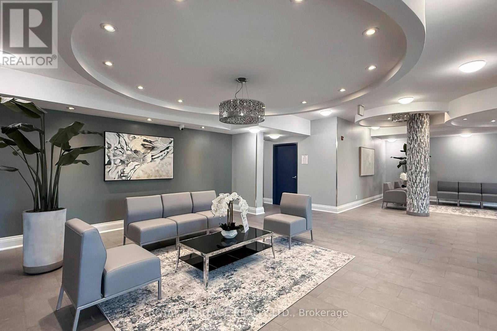 Toronto (clairlea-birchmount), ON M1L0E1,60 Fairfax CRES South #211