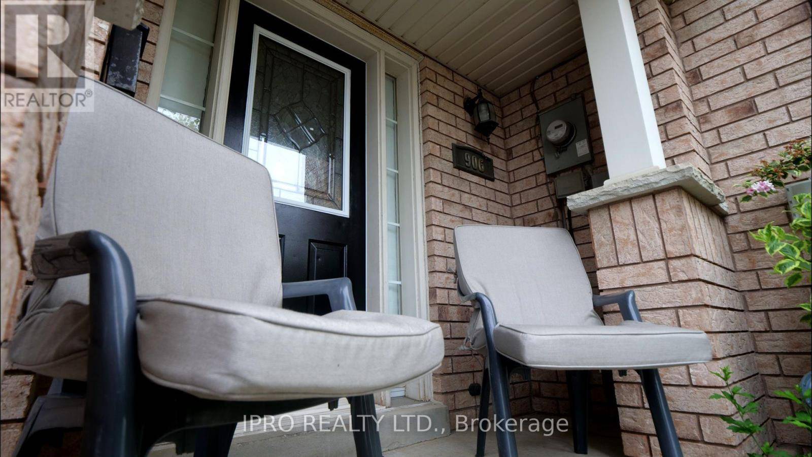 Oshawa (lakeview), ON L1H8X5,906 BOURNE CRESCENT