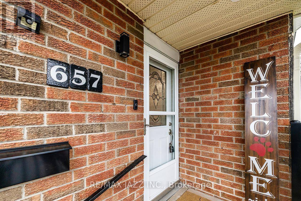 Oshawa (vanier), ON L1J6L4,657 DORCHESTER DRIVE