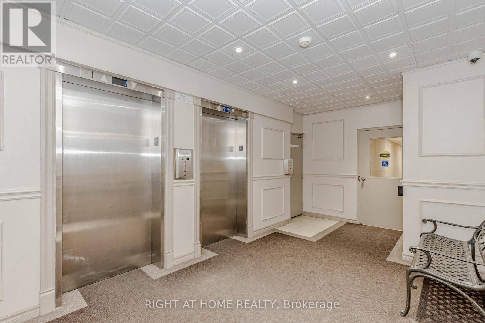 Toronto (scarborough Village), ON M1M1R1,3311 Kingston RD #707