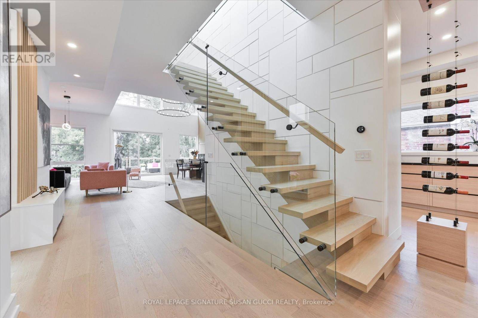 Toronto (o'connor-parkview), ON M4B2C9,36 GLENSHAW CRESCENT