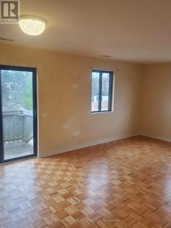Pickering (west Shore), ON L1W2T3,677 Marksbury RD #Unit 7