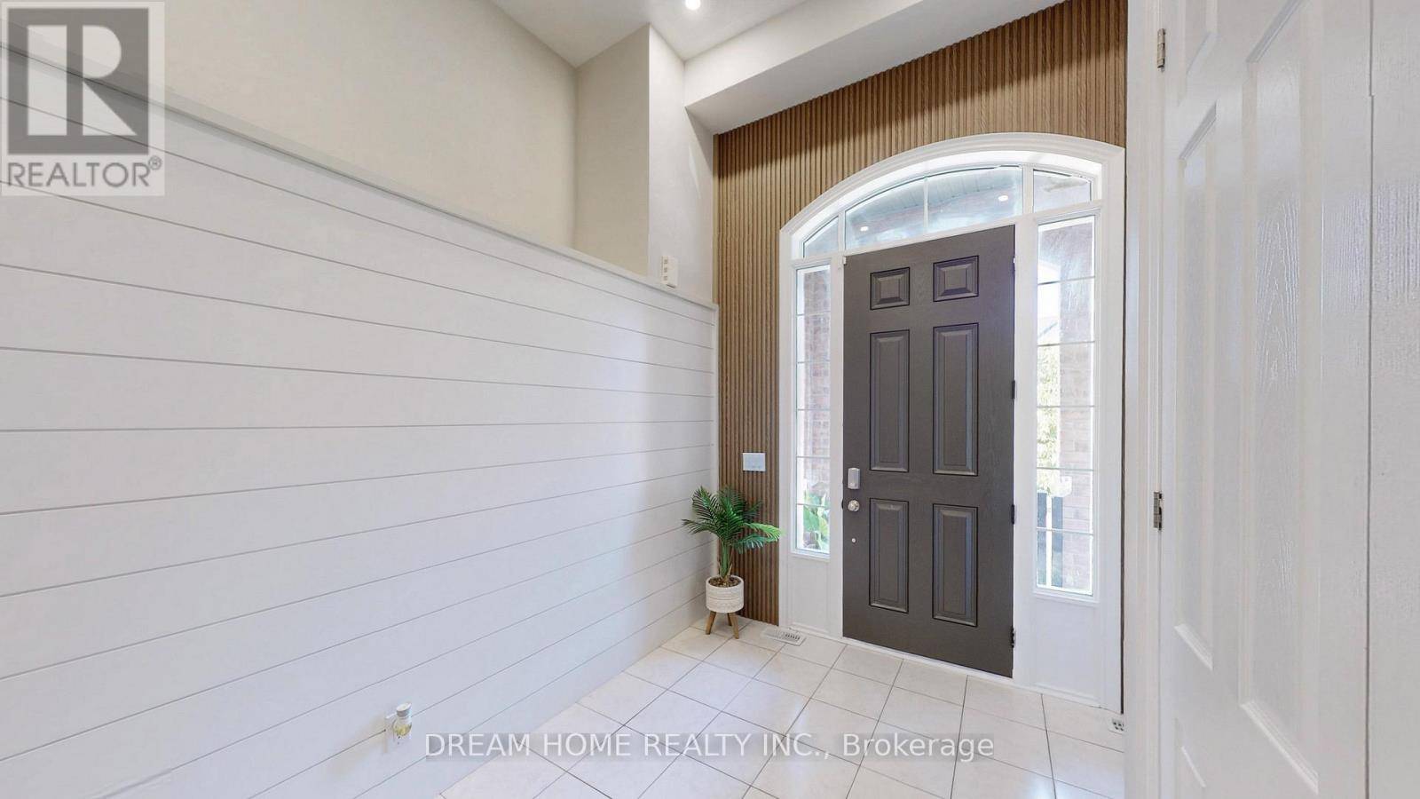 Whitby, ON L1P0E2,69 BLENHEIM CIRCLE