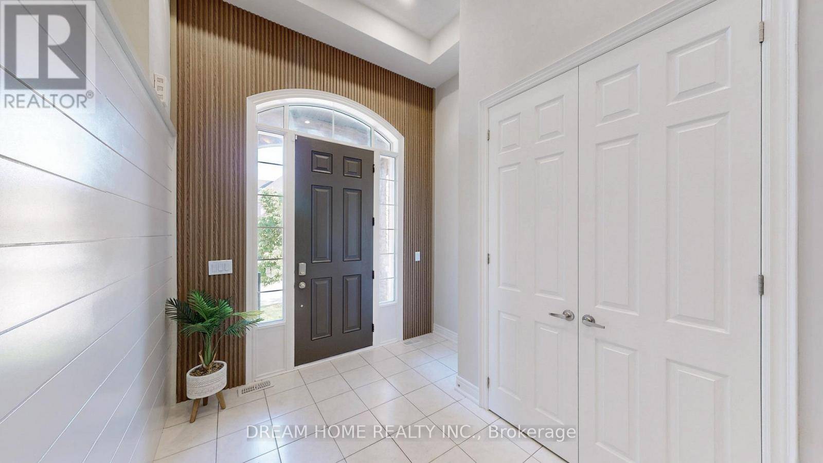 Whitby, ON L1P0E2,69 BLENHEIM CIRCLE