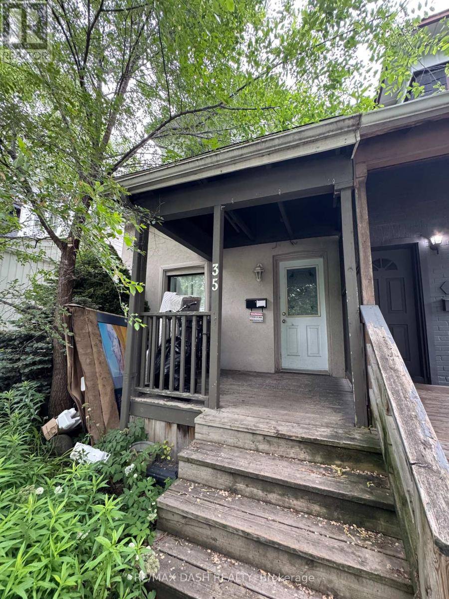 35 Woodward AVE #Main, Toronto (greenwood-coxwell), ON M4L2Y5
