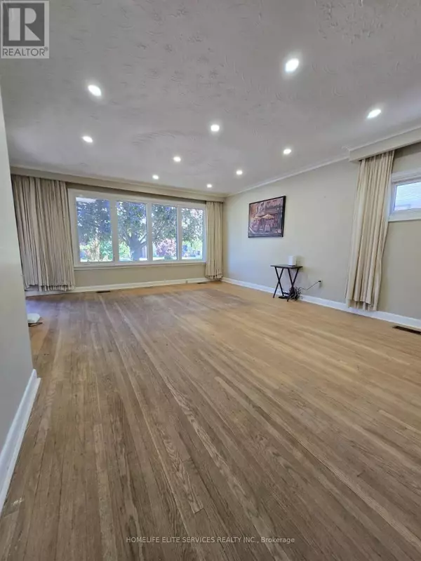 Toronto (dorset Park), ON M1P1X2,28 DELBERT DRIVE