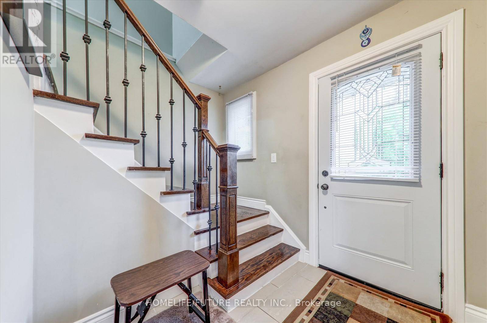 Oshawa (o'neill), ON L1G2V2,515 HARWOOD DRIVE